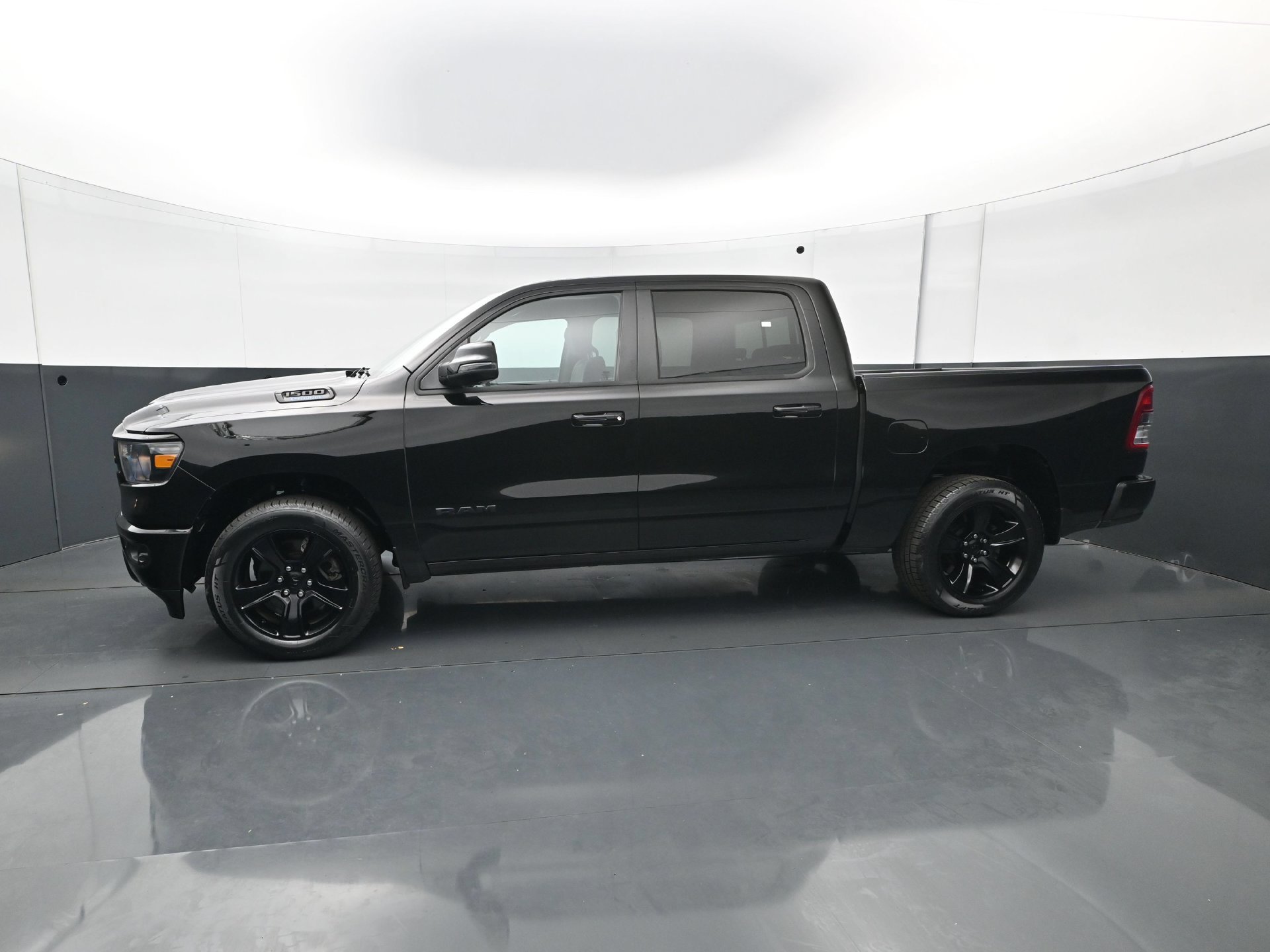 Used 2023 RAM 1500 Big Horn AWD/4WD image 3