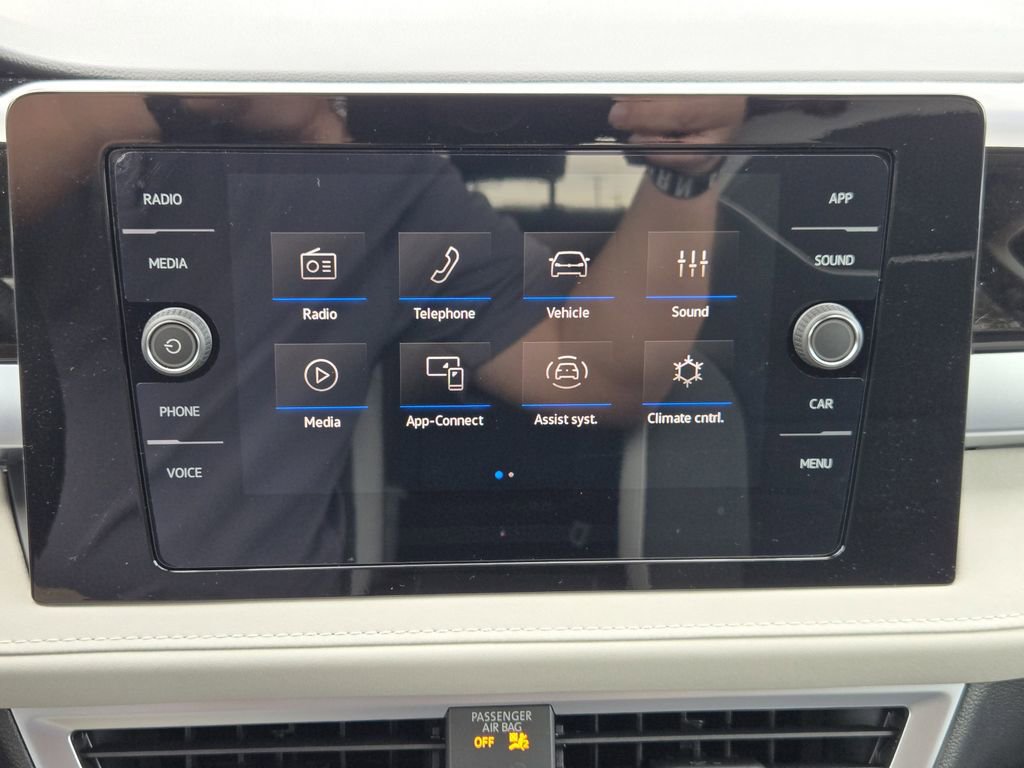 New 2026 Volkswagen Taos SE image 14