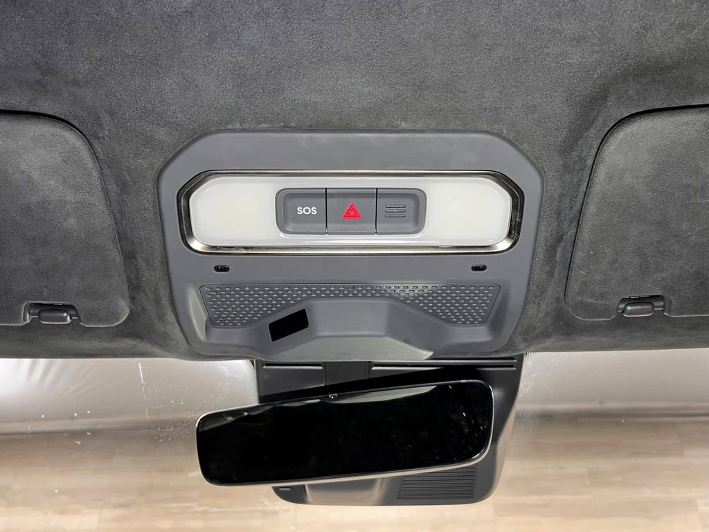 Used 2022 Rivian R1S Launch Edition image 9