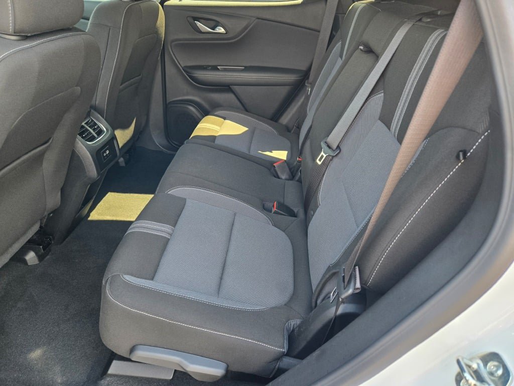 Certified 2025 Chevrolet Blazer LT FWD image 17