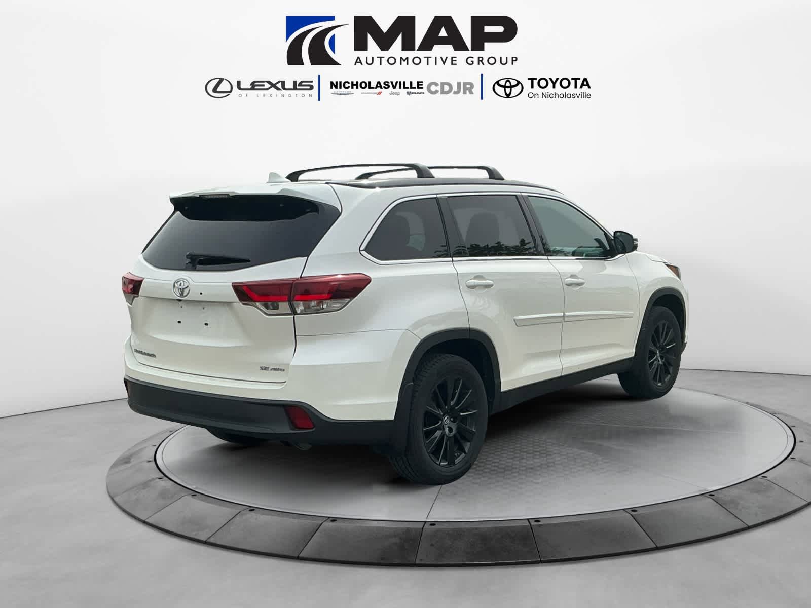 Used 2019 Toyota Highlander SE AWD/4WD image 5