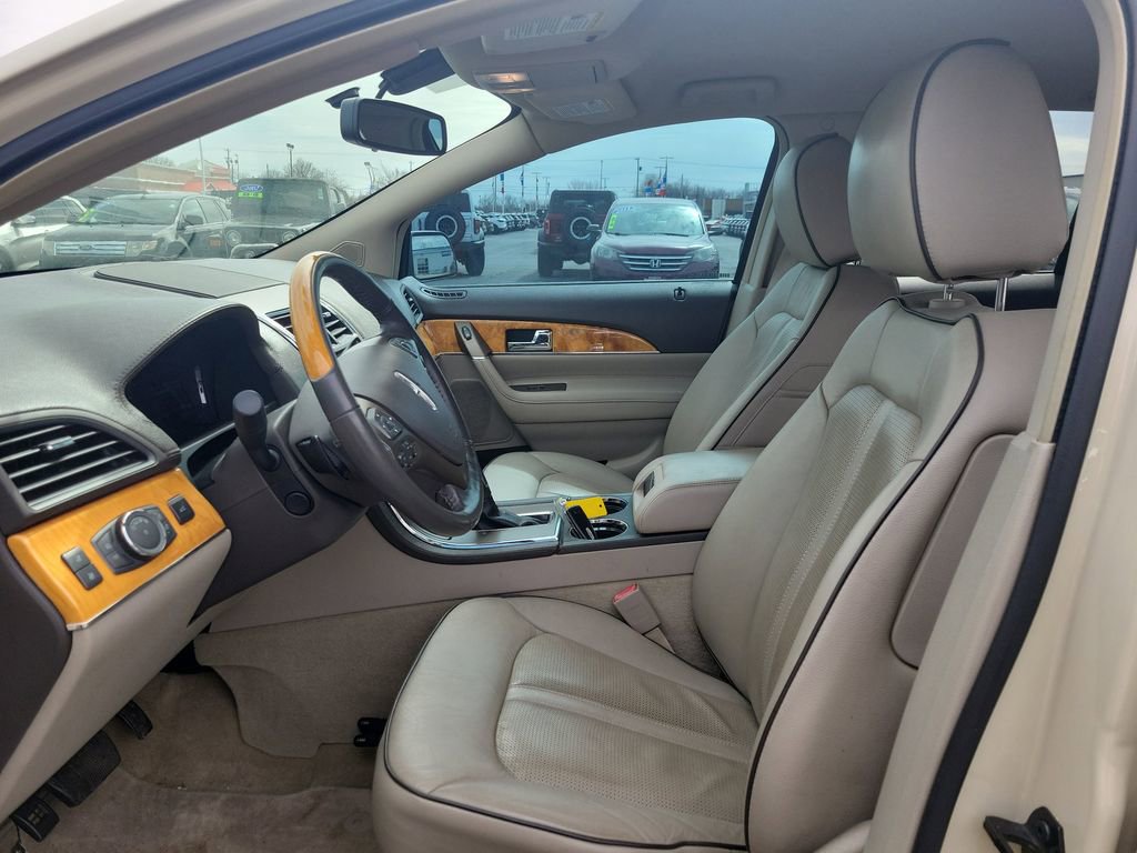 Used 2015 Lincoln MKX AWD w/ Equipment Group 101A image 16