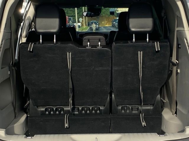 Used 2023 Chrysler Pacifica Touring-L image 25