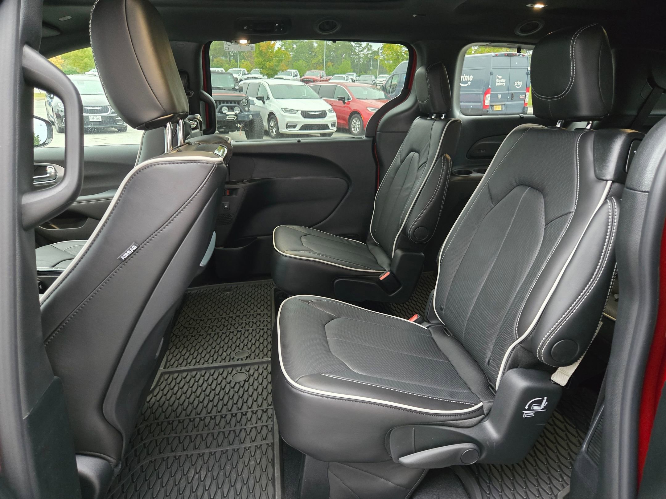 New 2026 Chrysler Pacifica Limited image 21