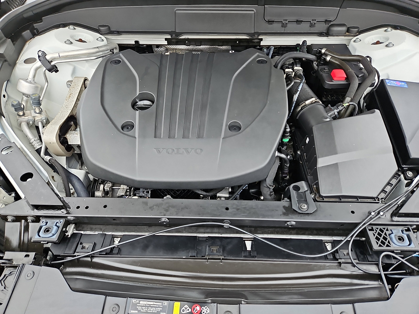 Certified 2024 Volvo XC60 B5 Ultimate w/ Climate Package image 27