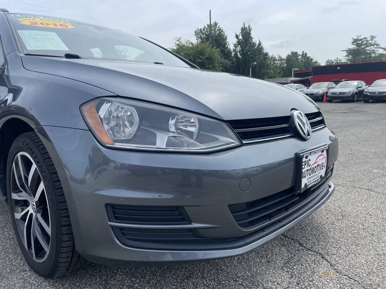Used 2016 Volkswagen Golf Limited Edition FWD image 12