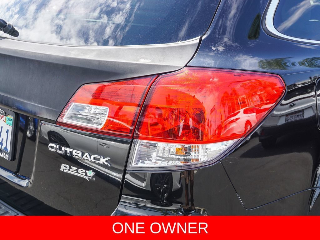Used 2012 Subaru Outback 2.5i Limited AWD/4WD image 7
