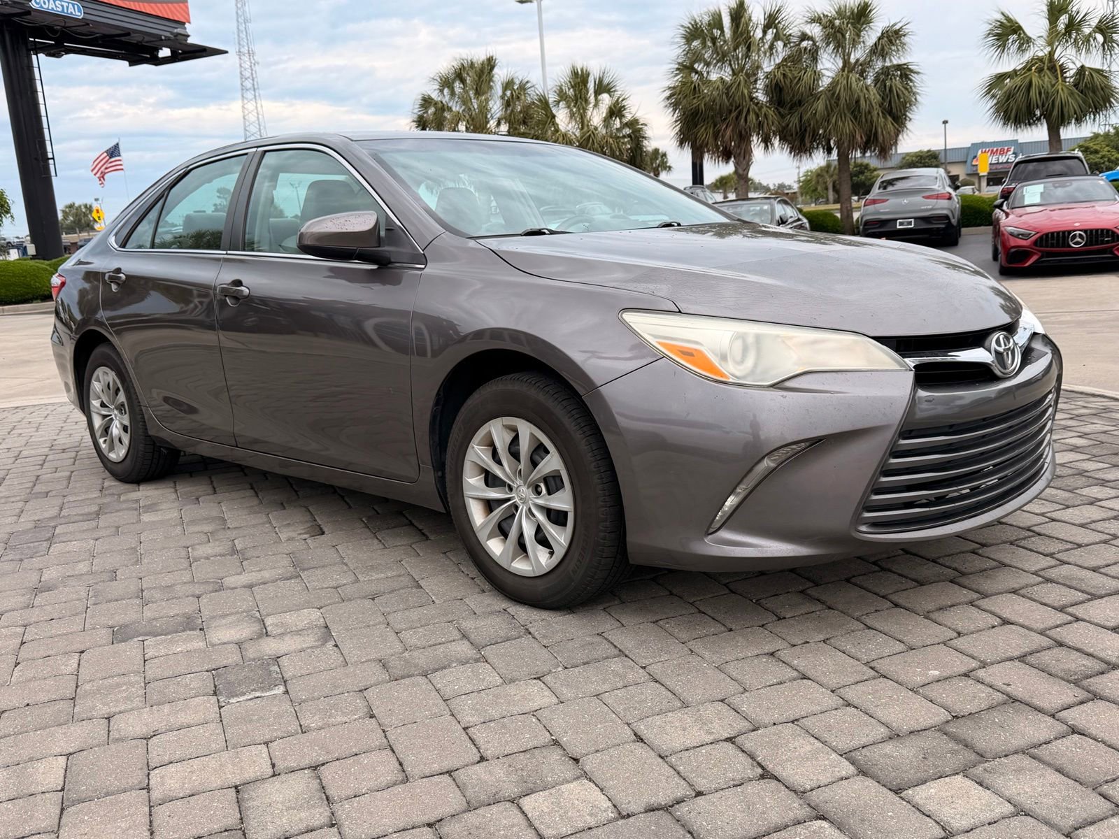 Used 2015 Toyota Camry LE FWD image 6
