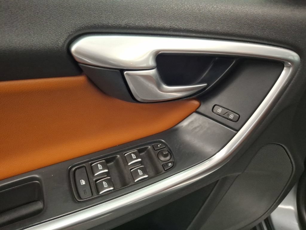 Used 2018 Volvo S60 T5 Inscription AWD/4WD image 14