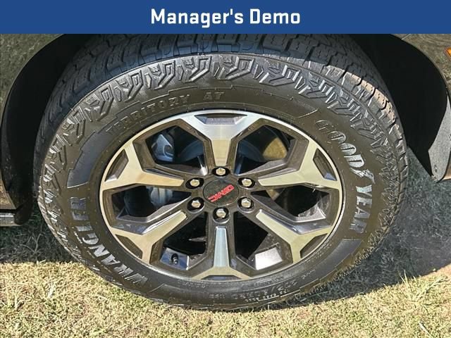 New 2026 GMC Yukon AT4 Ultimate w/ LPO, Floor Liner Package AWD/4WD image 15