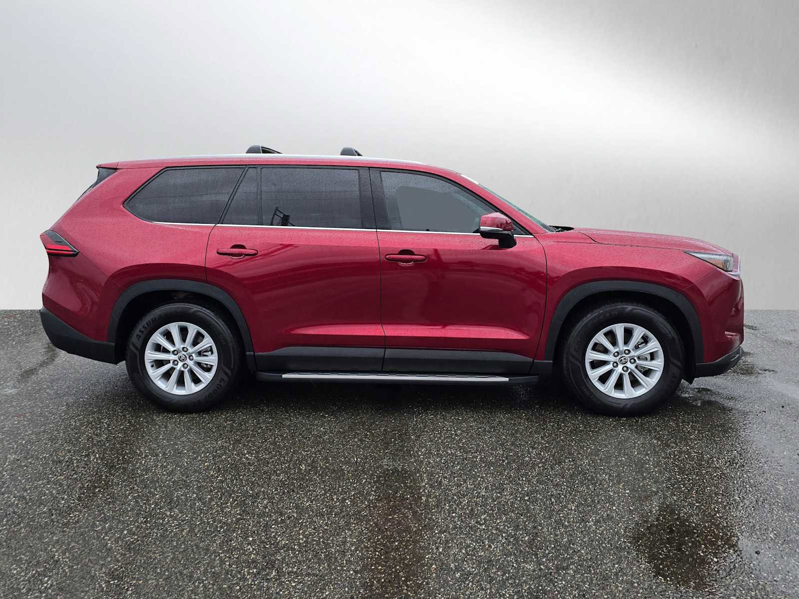 Certified 2025 Toyota Grand Highlander XLE image 2