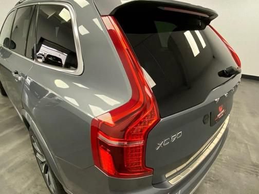 Used 2017 Volvo XC90 T6 Momentum w/ Vision Package AWD/4WD image 13