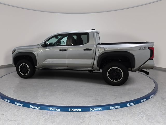 Certified 2024 Toyota Tacoma TRD Off-Road AWD/4WD image 7
