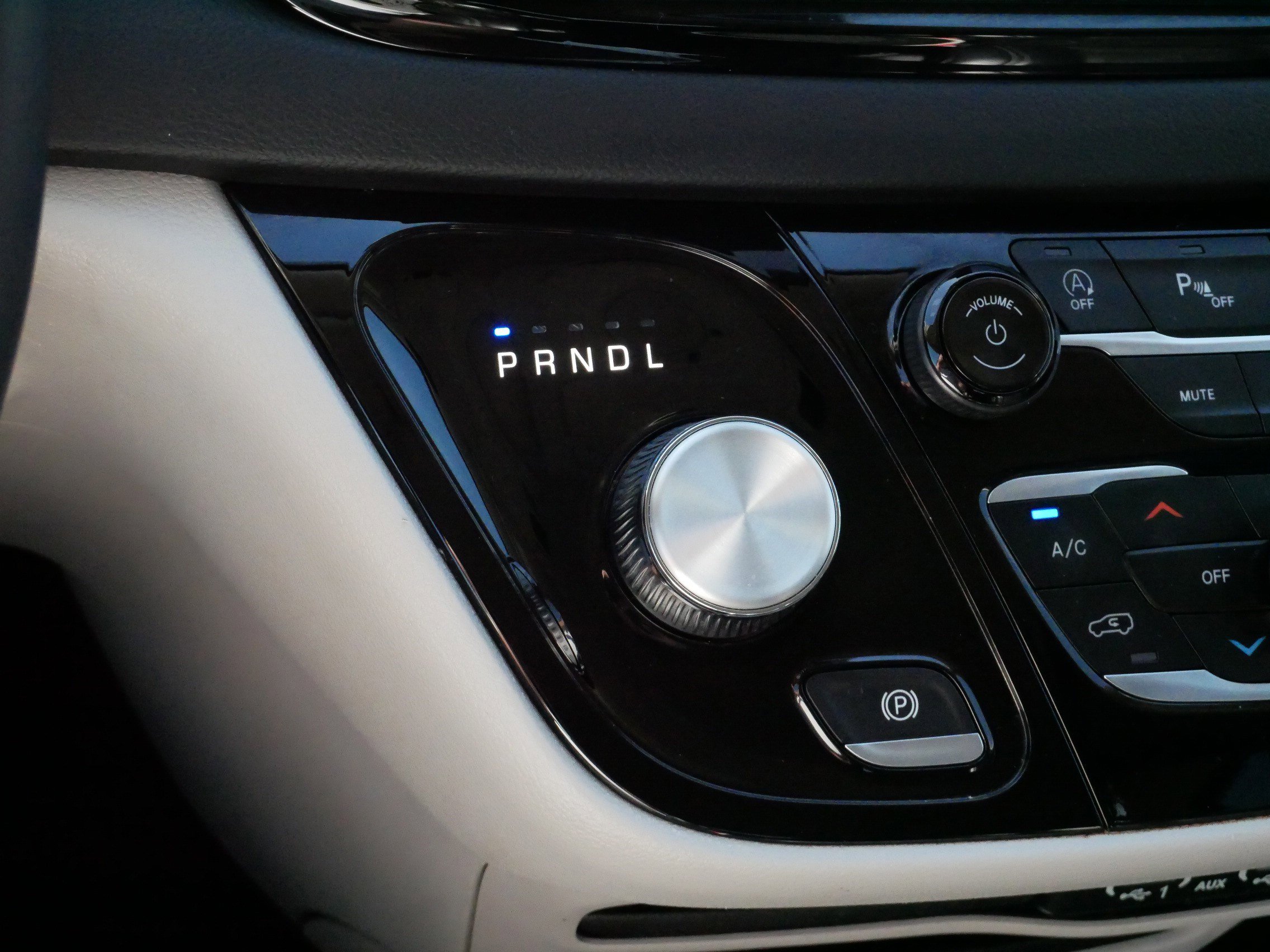 Used 2023 Chrysler Pacifica Touring-L FWD image 24