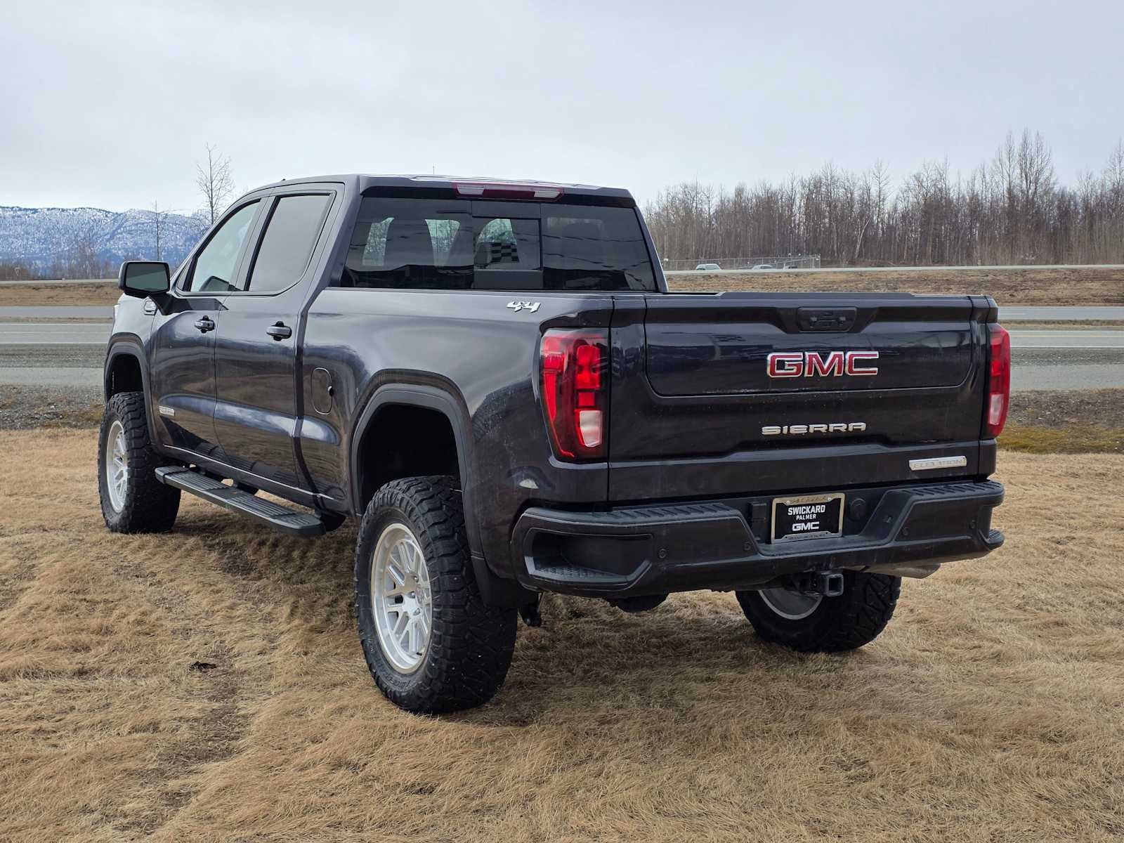 New 2026 GMC Sierra 1500 Elevation w/ Elevation Premium Package AWD/4WD image 9