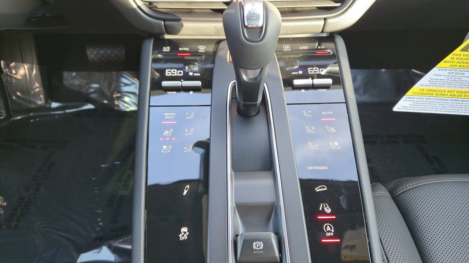 Certified 2025 Porsche Macan image 19