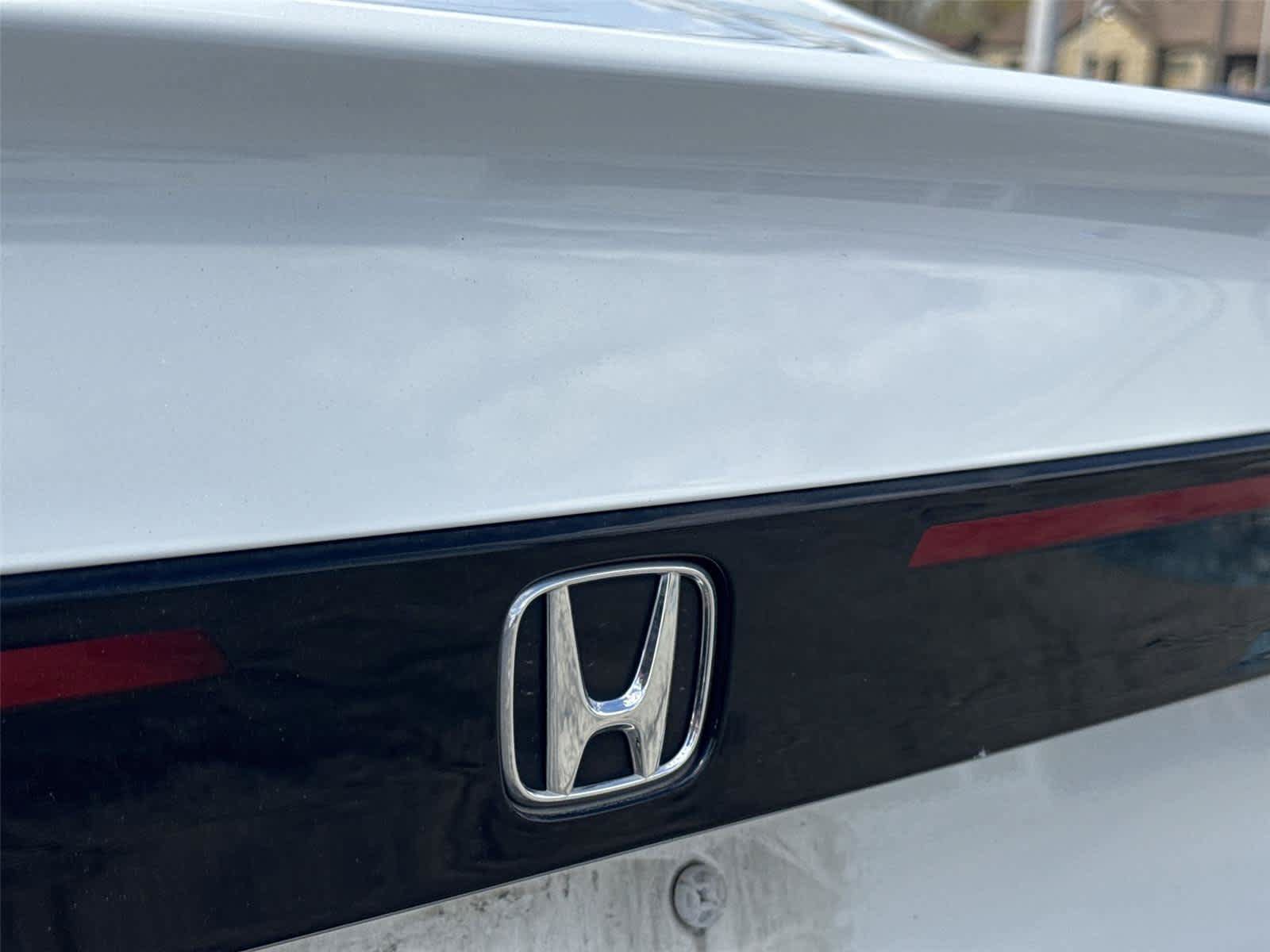 Used 2024 Honda Accord Touring image 8