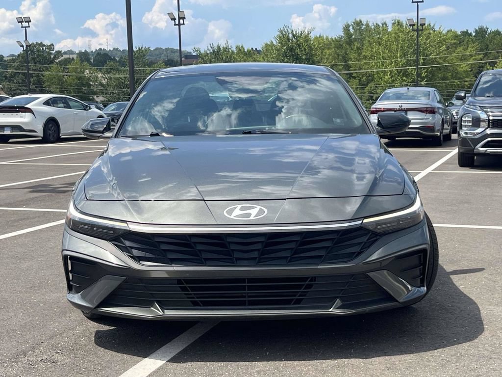 Certified 2025 Hyundai Elantra Sport w/ Cargo Package FWD image 8