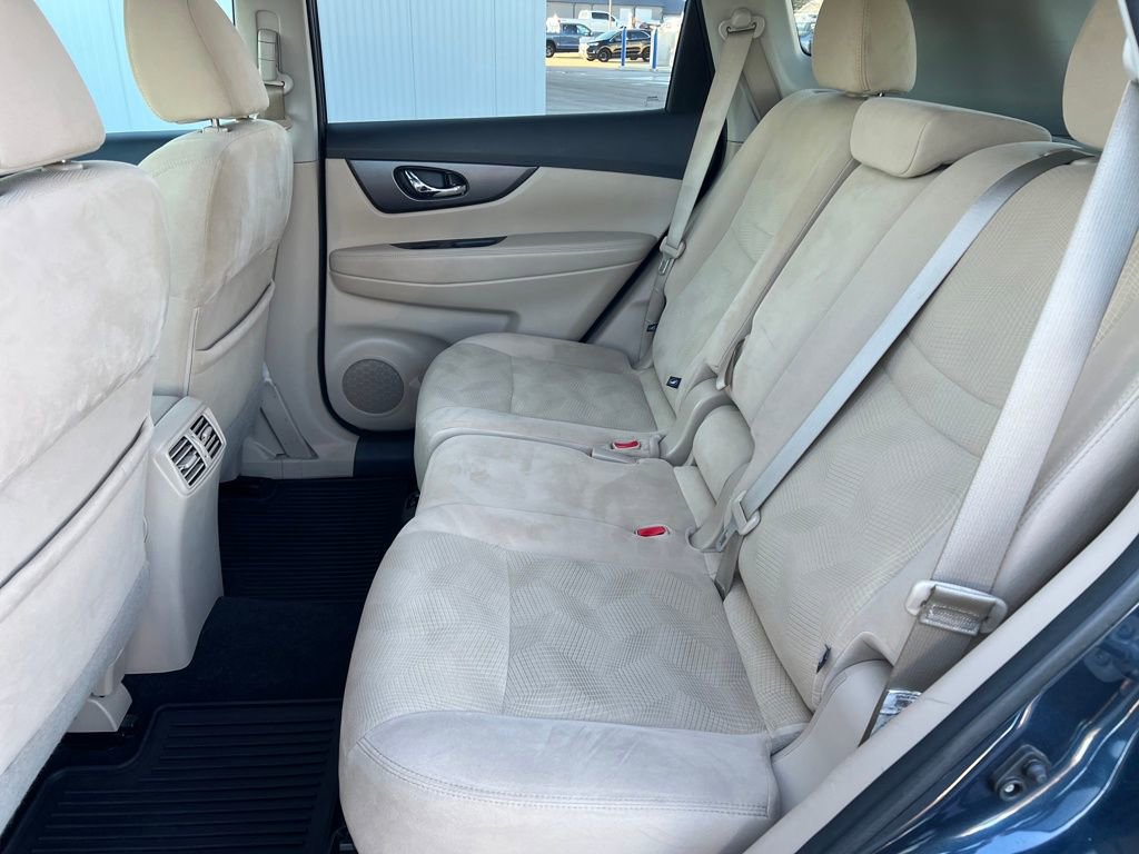 Used 2016 Nissan Rogue SV w/ SV Moonroof Package image 22