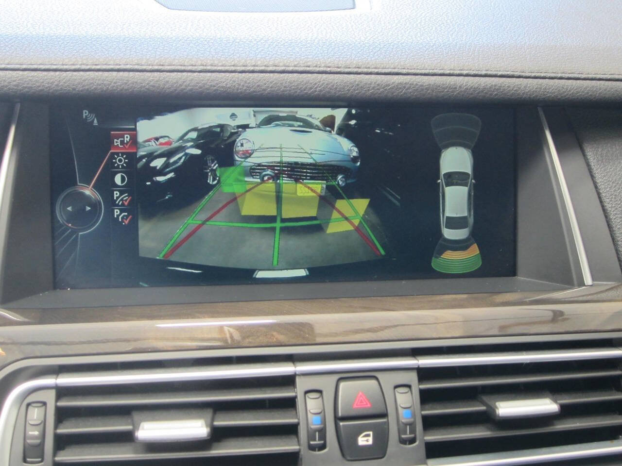 Used 2013 BMW 750i RWD image 33