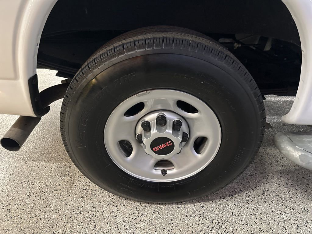 Used 2024 GMC Savana 2500 w/ Driver Convenience Package image 26