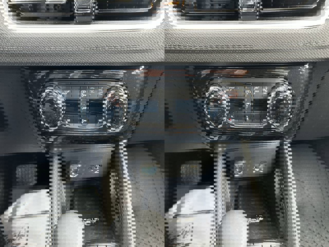 Used 2025 Chevrolet TrailBlazer LT w/ Convenience Package image 28