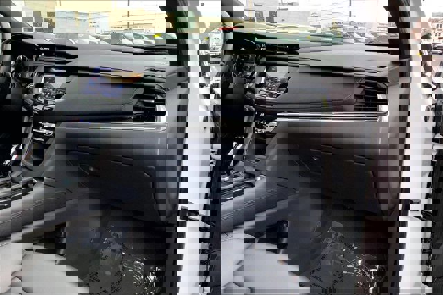 Used 2023 Cadillac XT6 Luxury image 16