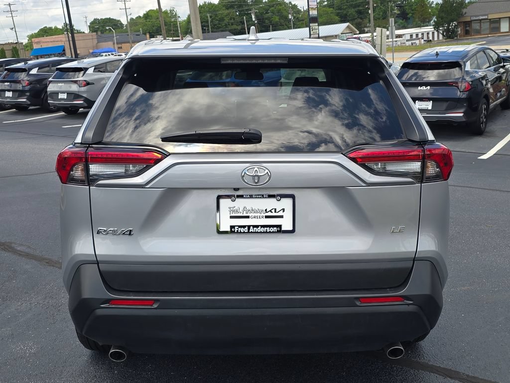 Used 2025 Toyota RAV4 LE FWD image 4