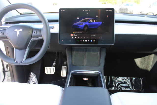 Used 2023 Tesla Model Y Performance AWD/4WD image 9
