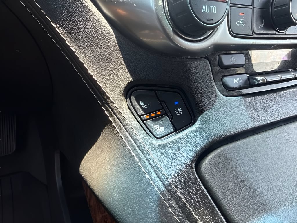Used 2019 Chevrolet Tahoe Premier w/ Premier Plus Edition AWD/4WD image 25