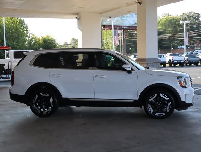 Used 2024 Kia Telluride S w/ S Sunroof Package FWD image 7