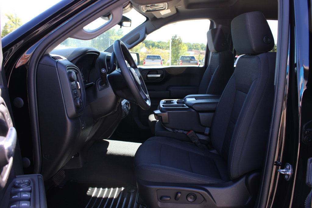 Used 2022 Chevrolet Silverado 1500 Custom w/ LPO, Dark Essentials Package AWD/4WD image 10