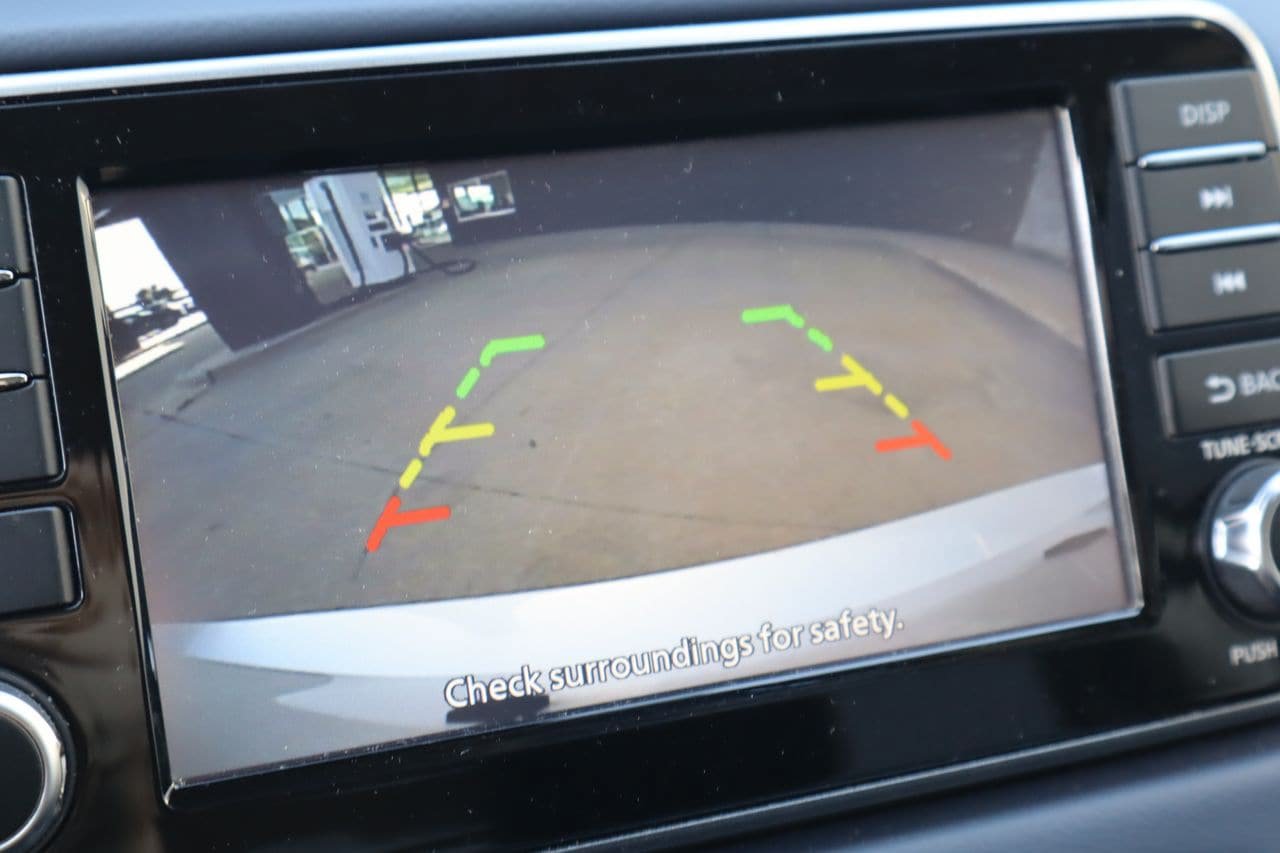 Used 2024 Nissan Versa SV FWD image 7