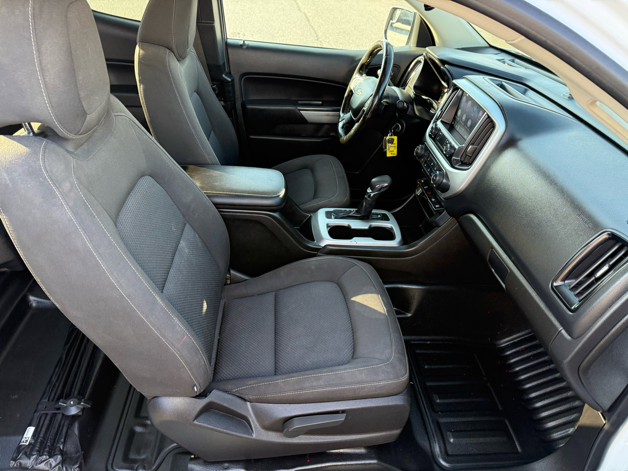 Used 2022 Chevrolet Colorado LT w/ Fleet Safety Package image 16