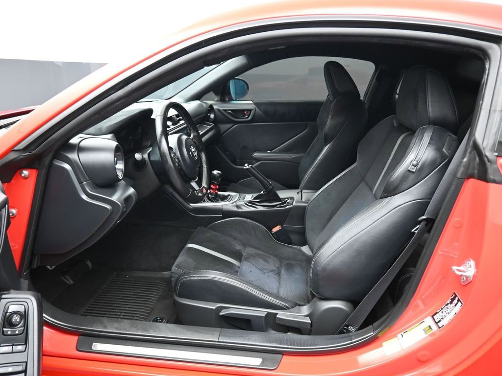 Used 2023 Toyota GR86 Premium image 11