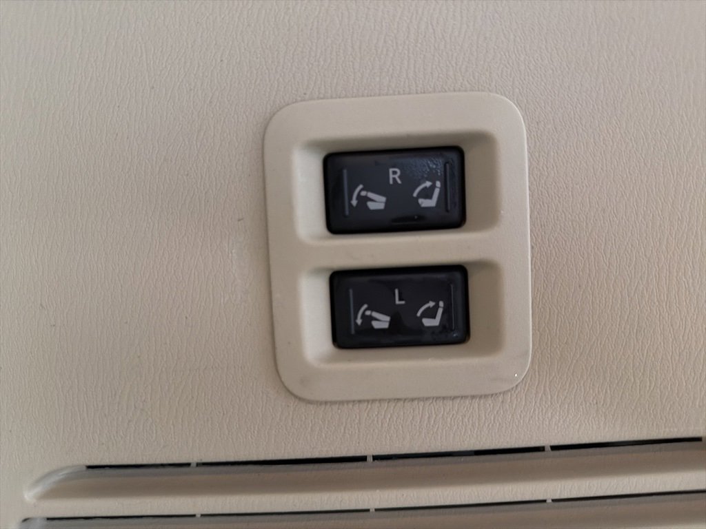 Used 2016 INFINITI QX80 Luxe w/ 22" Wheel Package image 11