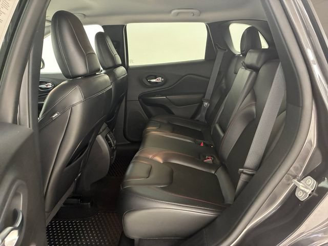 Used 2021 Jeep Cherokee Trailhawk w/ Comfort/Convenience Group AWD/4WD image 18