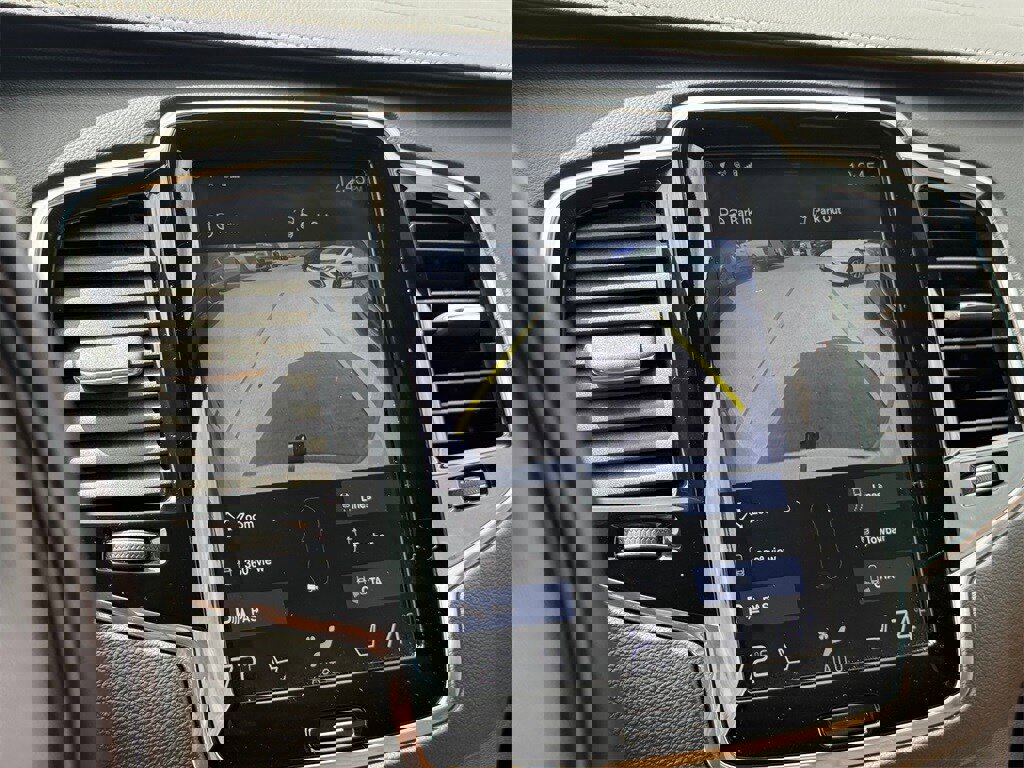 Used 2019 Volvo XC90 T8 Inscription w/ Luxury Package image 19