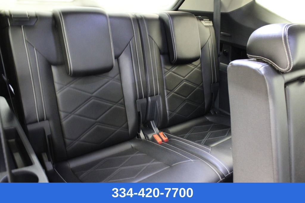 Certified 2025 Volkswagen Atlas SE image 18