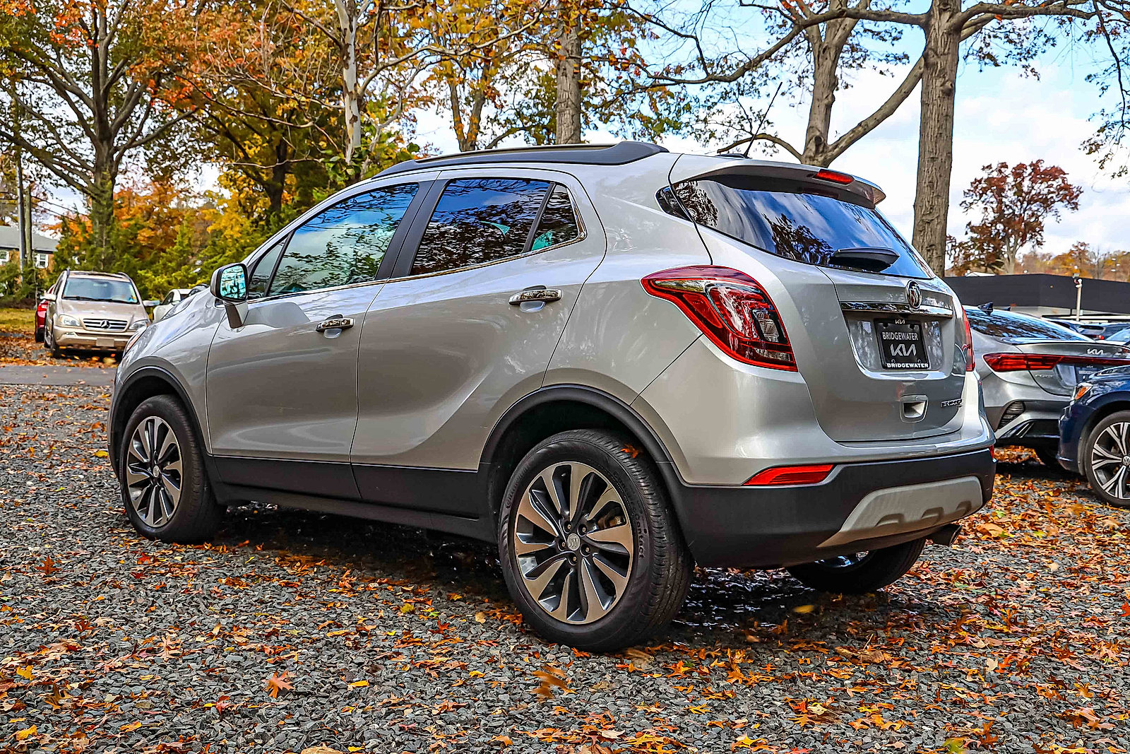 Used 2022 Buick Encore Preferred image 4