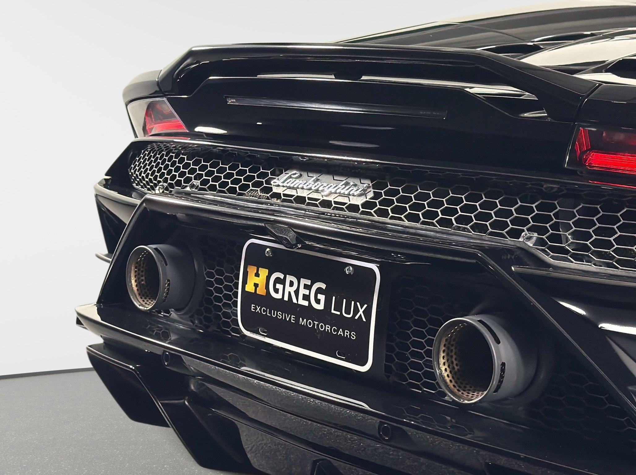 Used 2023 Lamborghini Huracan EVO RWD image 11