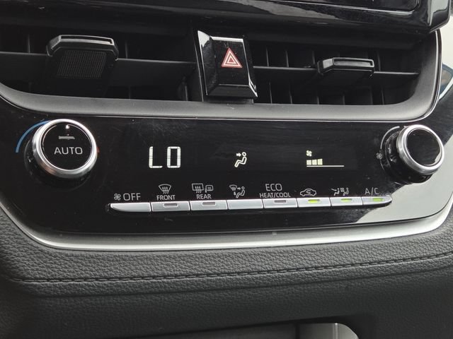 Used 2022 Toyota Corolla Cross LE AWD/4WD image 31