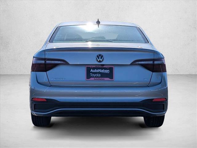 Used 2024 Volkswagen Jetta SE image 7