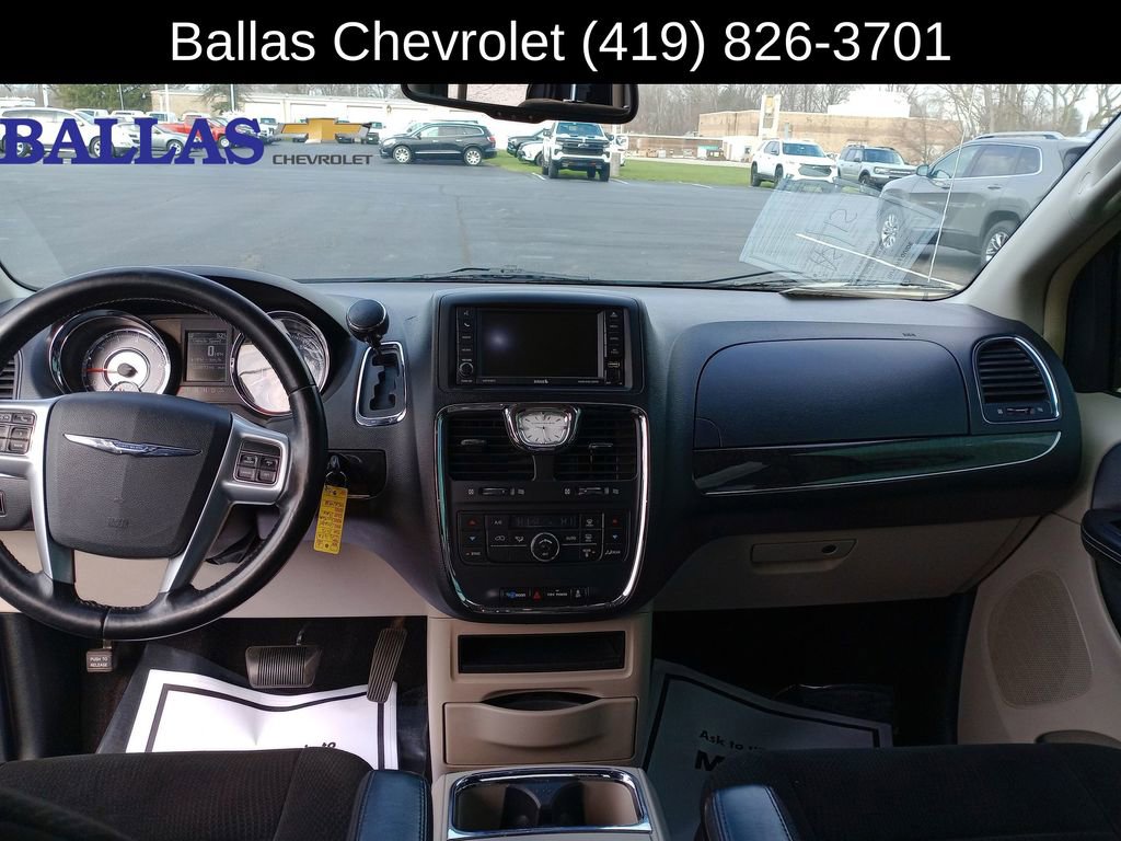 Used 2012 Chrysler Town & Country Touring image 21