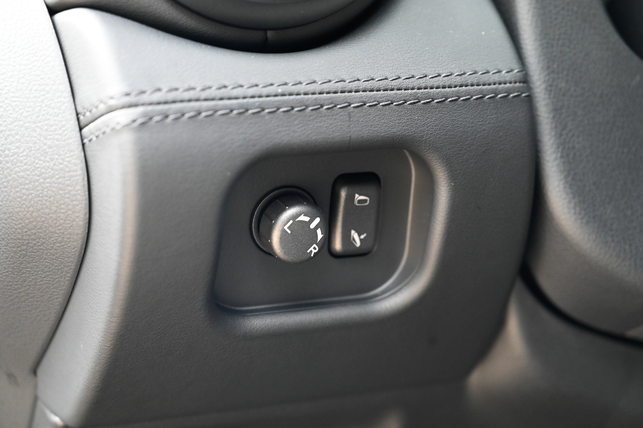 Used 2021 Nissan GT-R Premium AWD/4WD image 22