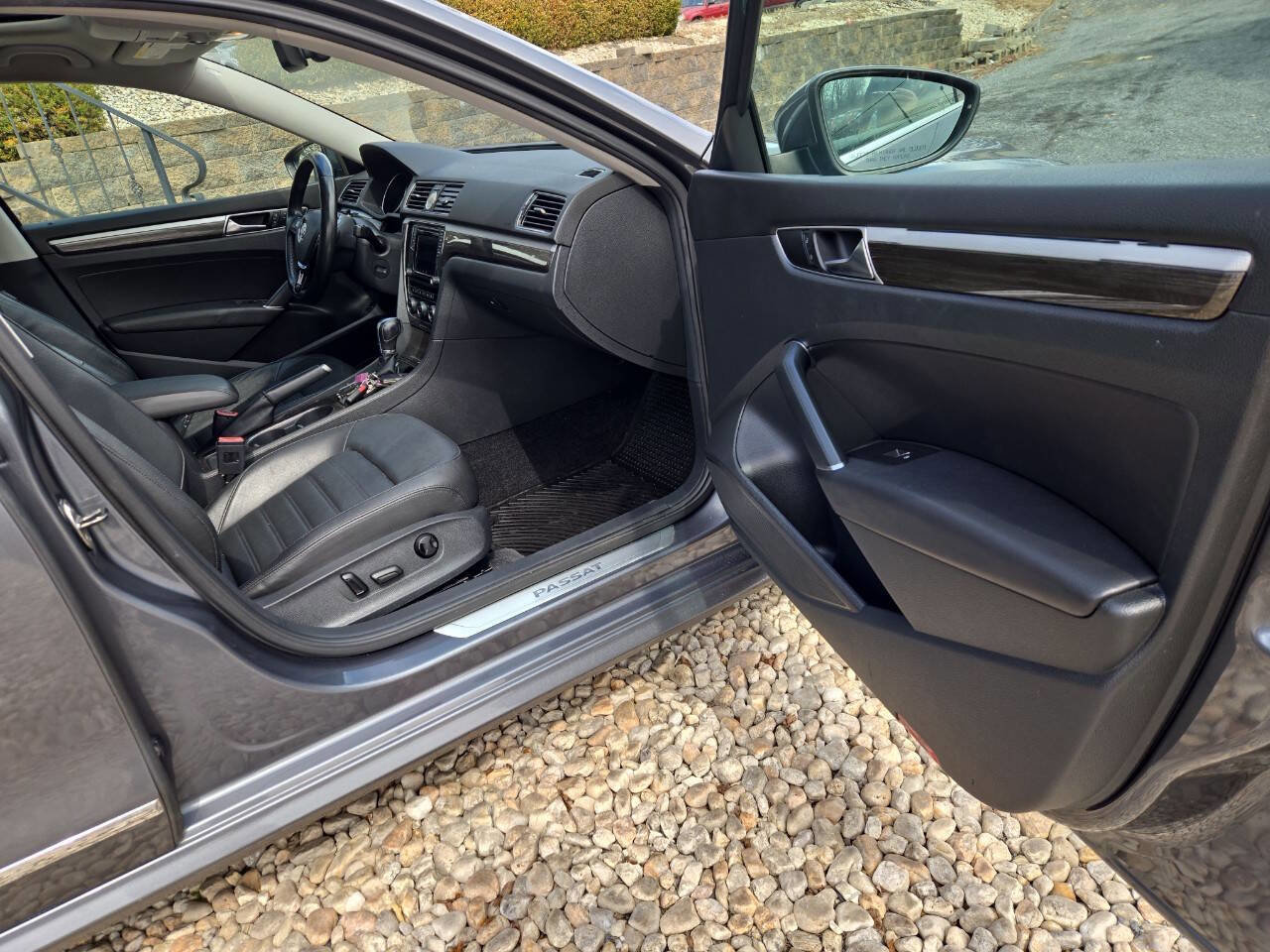 Used 2016 Volkswagen Passat 1.8T image 22