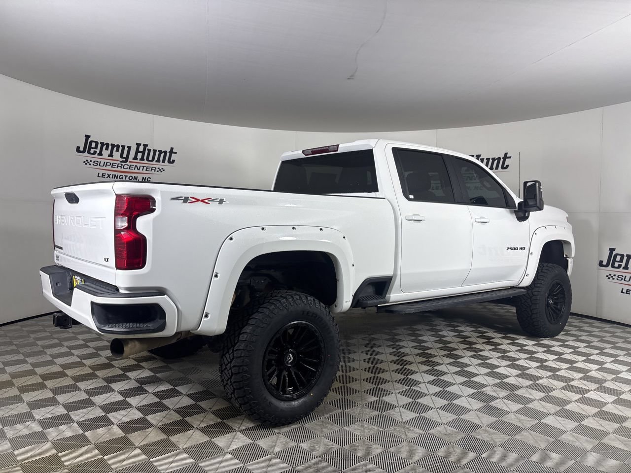 Used 2023 Chevrolet Silverado 2500 LT AWD/4WD image 4