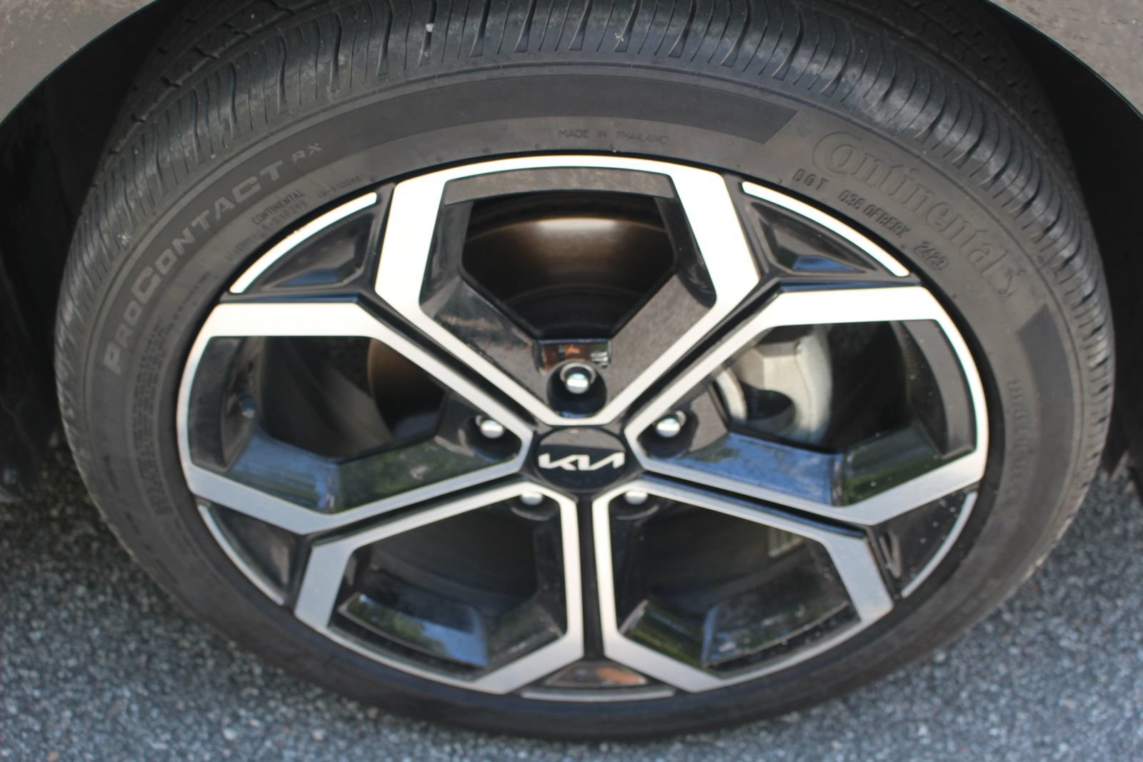 Certified 2024 Kia Niro EX Touring FWD image 12