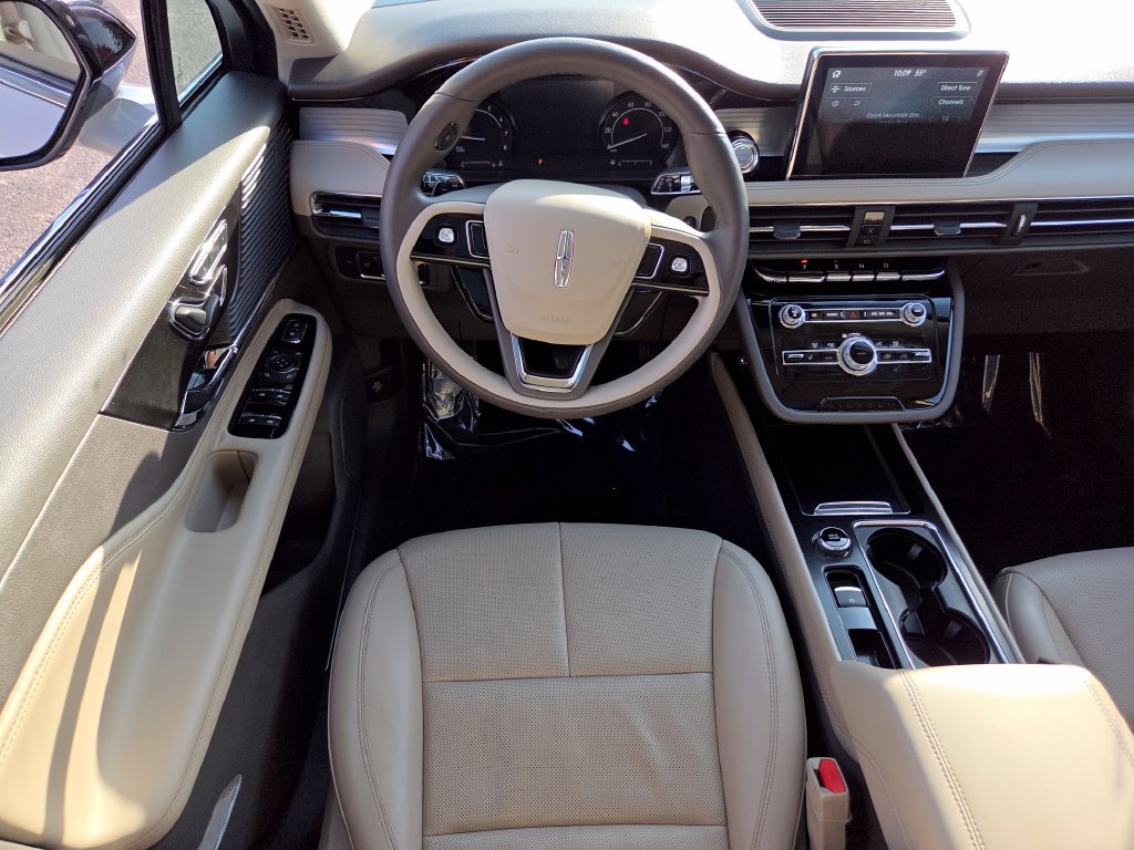 Used 2022 Lincoln Corsair AWD w/ Premium Package image 35