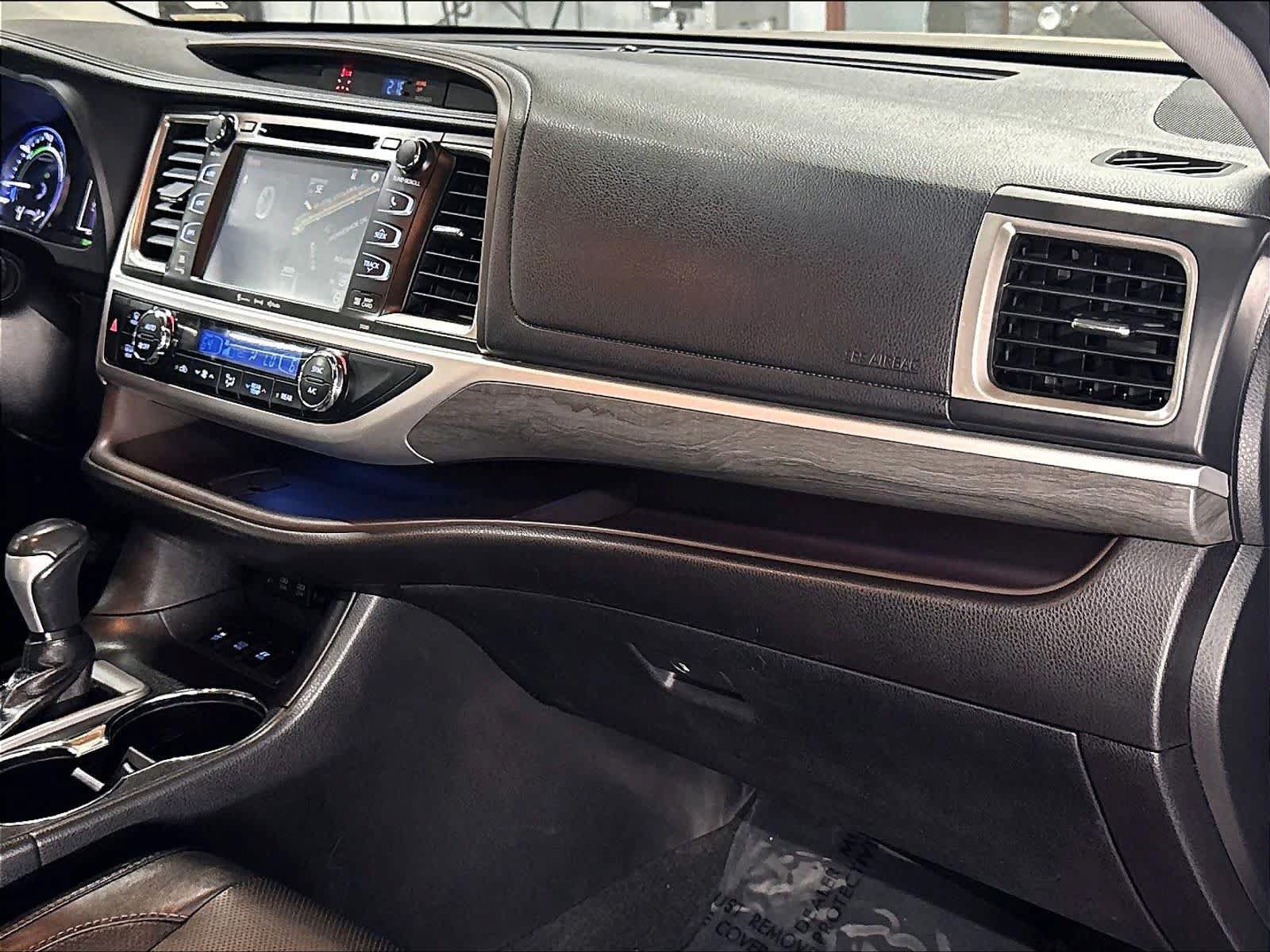 Used 2019 Toyota Highlander Limited Platinum AWD/4WD image 17